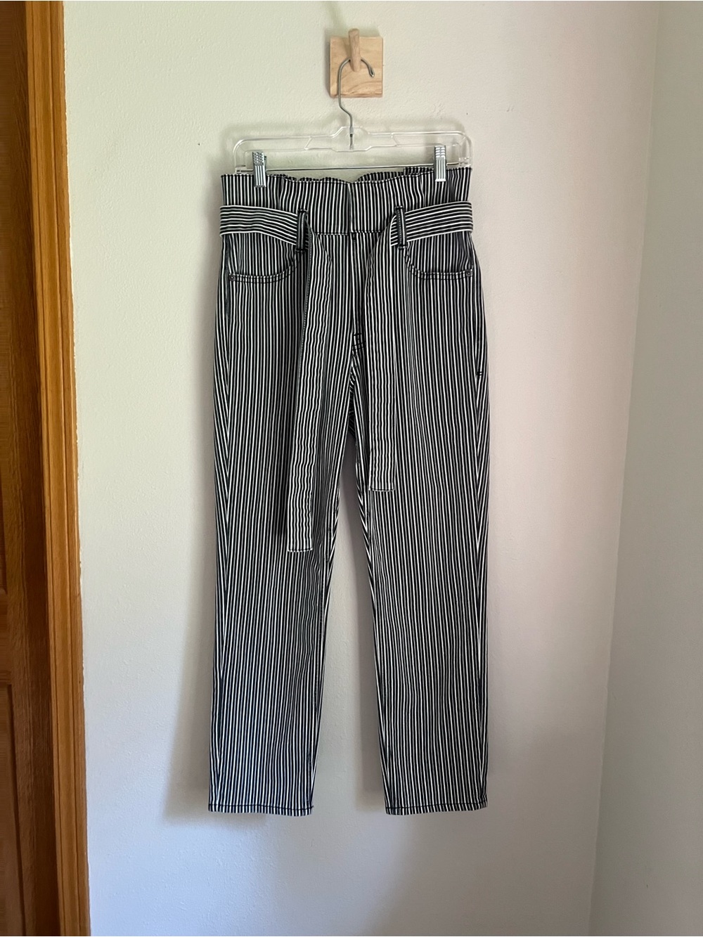 Frame High-Waist Paperbag Stripe Pants in Black and White Size 28